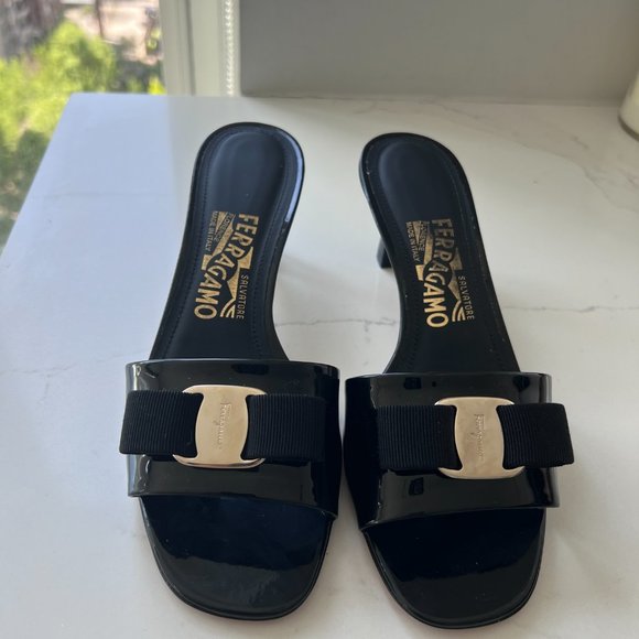Ferragamo Vara Bow slide - Authentic - Brand new - Picture 3 of 3